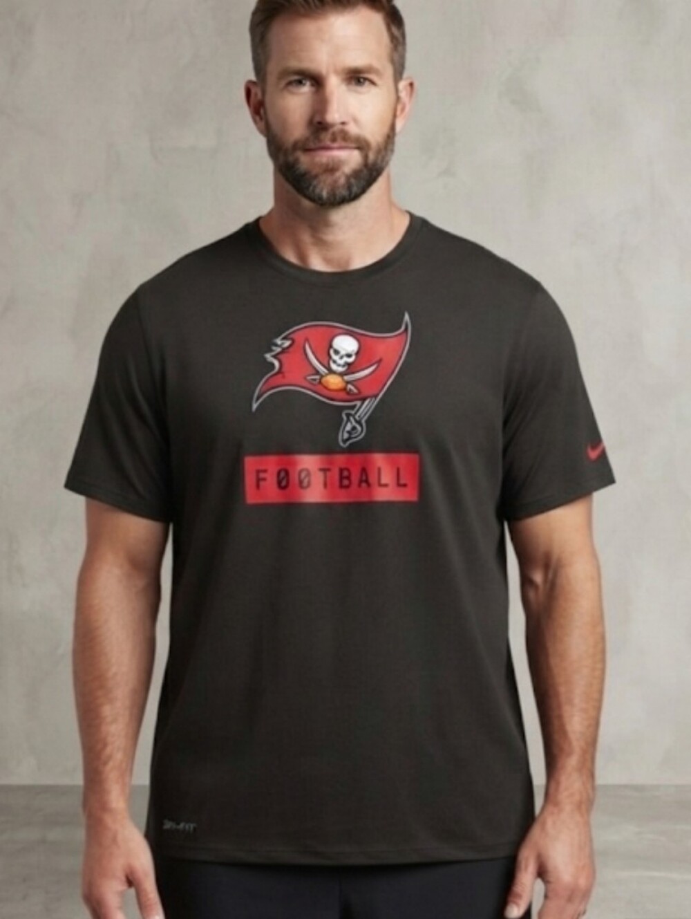 Nike Men's Black Tampa Bay Buccaneers Football Graphic T-Shirt. Size XL